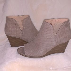 Time and tru taupe wedge sandals